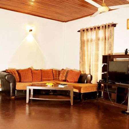 Ariyadasa Guest House Galle Bagian luar foto
