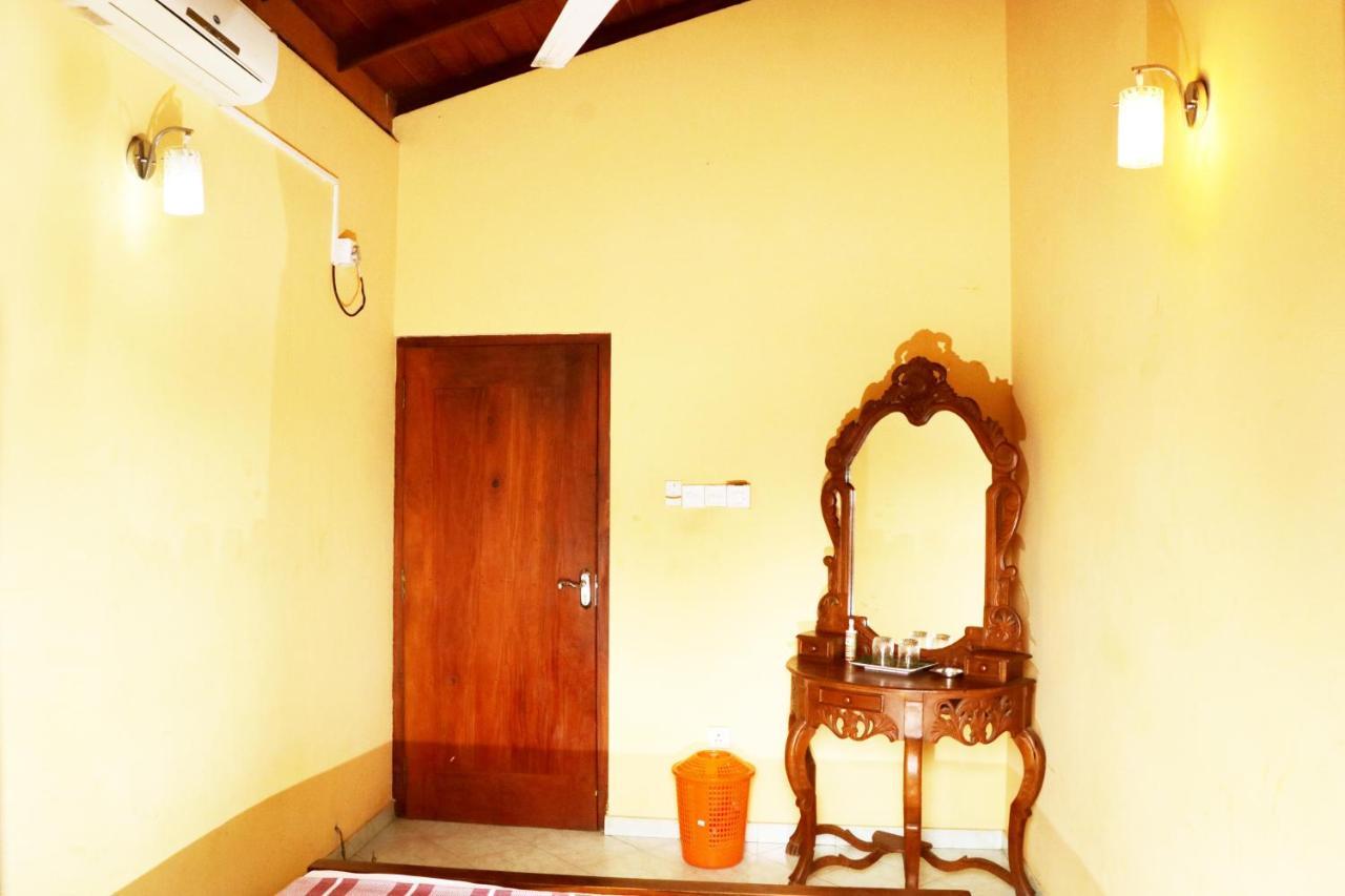 Ariyadasa Guest House Galle Bagian luar foto